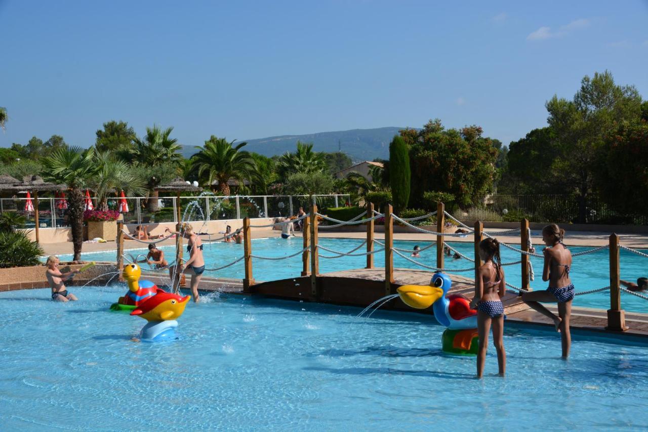 Luxe Chalet Voor 5 Personen Op Camping Lei Suves - Joycasa Otel Roquebrune-sur Argens Dış mekan fotoğraf